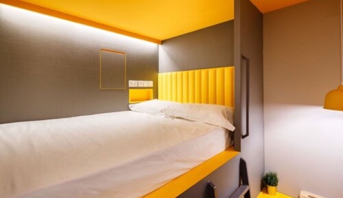 Single Pod in Mixed Room
