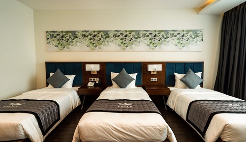 Deluxe Triple Room, City View