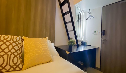 Cabin L, Shared Bathroom