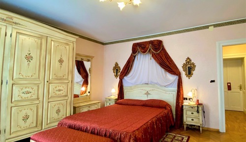 Junior Suite (Executive CM)