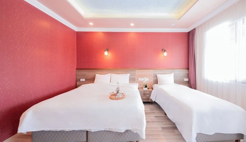 Deluxe Double or Twin Room