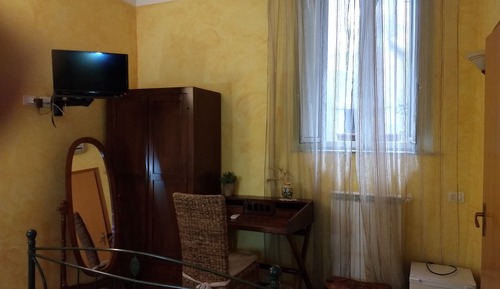 Economy Room, 1 Queen Bed