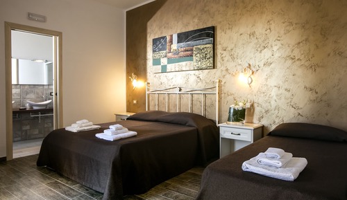 Deluxe Quadruple Room