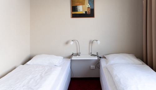 Basic Double or Twin Room, Private Bathroom