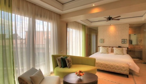 Suite, Private Bathroom (Royale)