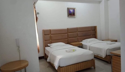 Twin Deluxe Room