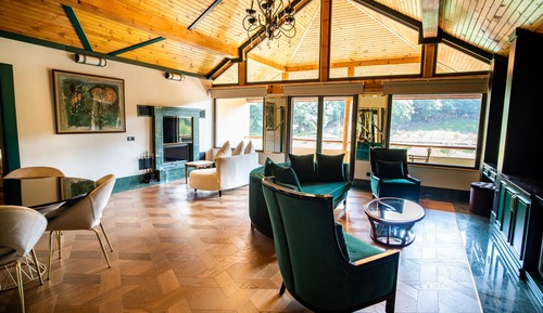 Royal Suite, 2 Bedrooms, Fireplace, Mountain View