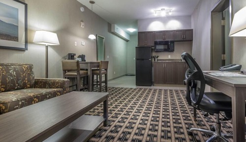 Executive Suite, 1 King Bed, Kitchenette