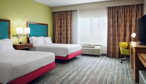 Room, 2 Queen Beds, Accessible, Bathtub