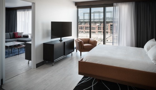Suite (Maker's)