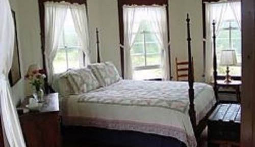 Dogwood, Private Bathroom