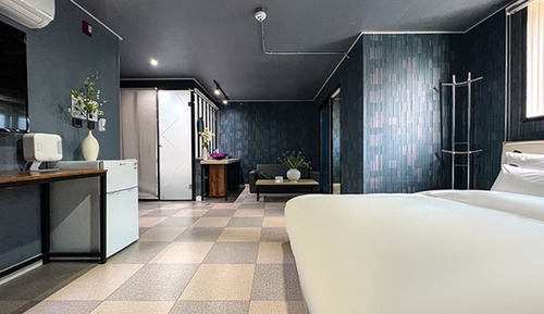 Premium Room, City View (Balcony)