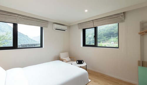 Standard Double Room, River View