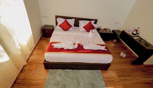 Deluxe Cottage, Balcony, Pool View