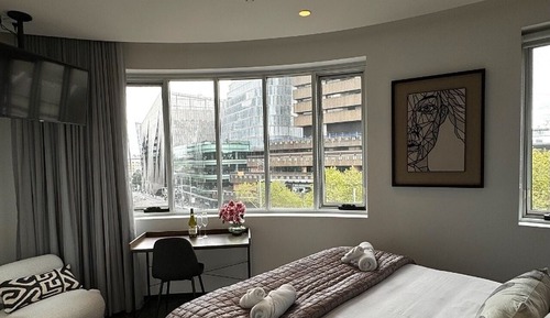 Studio Suite, City View
