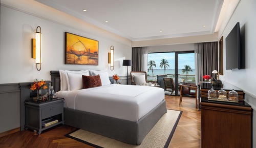 Deluxe Room, 1 King Bed, Balcony, River View