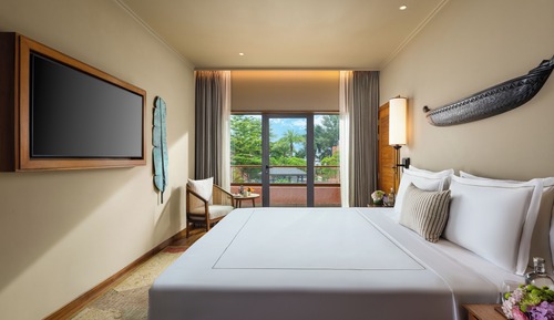 Deluxe Duplex, Jetted Tub