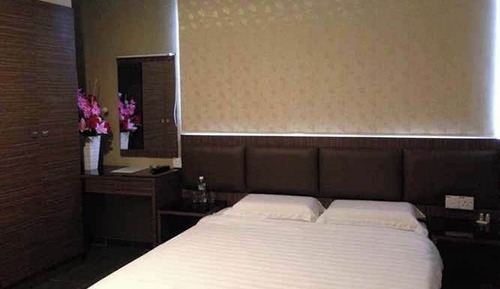 Double Room, No Windows