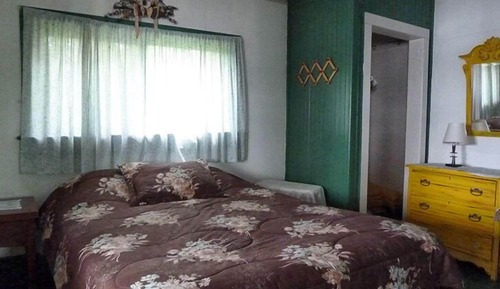 Traditional Cottage, 2 Bedrooms, Kitchen, Bay View (Waterfront Cottage 8, with 2 singles)