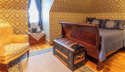 Room, 1 Double Bed (3rd Floor, Stairs Only)