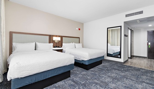 Room, 2 Queen Beds, Accessible, Bathtub (Mobility & Hearing)