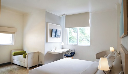 Urban Premier Room