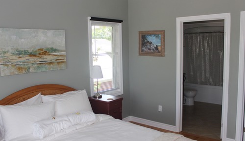 Deluxe Single Room #2, Queen Bed, River View