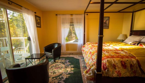 Classic Room, 1 King Bed (Opal)