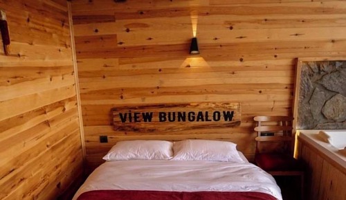 Bungalow, Valley View