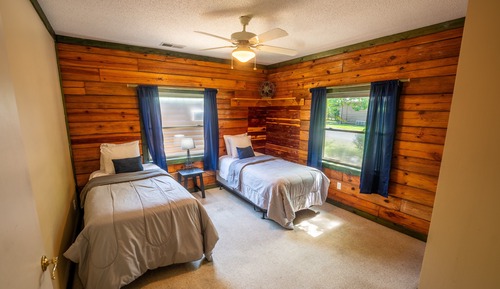 Family Cabin, Multiple Beds, Accessible Bathtub, Pets Allowed