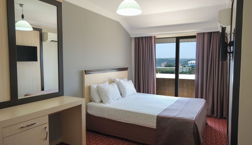 Classic Room, Balcony, Garden View