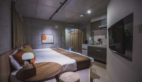 Basic Apartment, City View