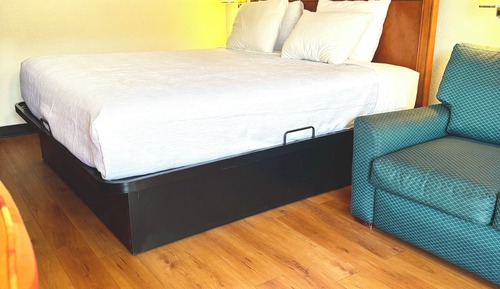 Suite, 1 King Bed with Sofa bed, Non Smoking