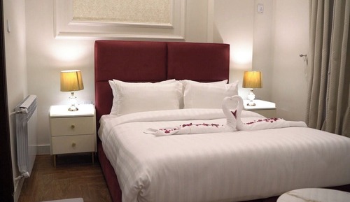 Classic Suite, 1 Queen Bed, Non Smoking, Pets Not Allowed