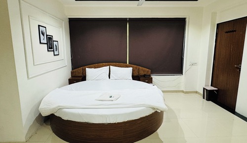 Deluxe Double Room, Balcony, City View