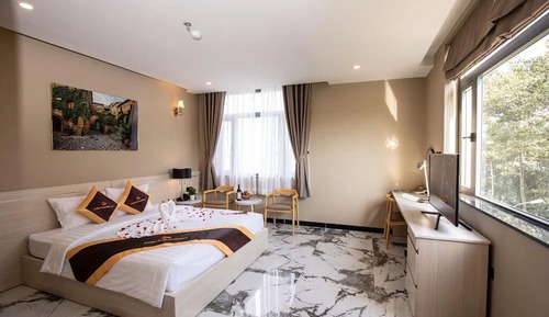 Double Room, City View