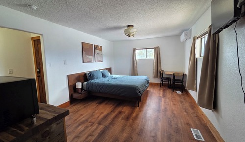 Comfort Room, Hill View