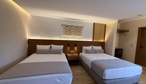 Room, 2 Queen Beds, City View