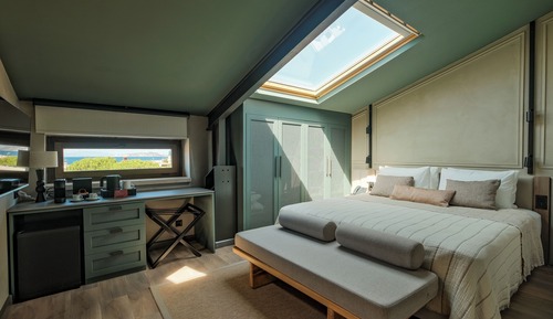 Deluxe Loft Suite
