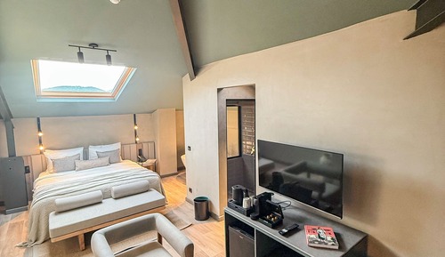 Queen Suite