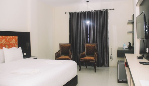 Junior Double or Twin Room, City View