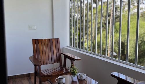 Luxury Apartment, Balcony, Hill View