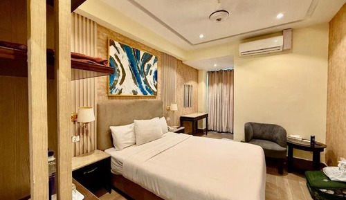 Deluxe Double or Twin Room