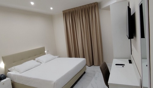 Luxury Room, 1 King Bed, Non Smoking