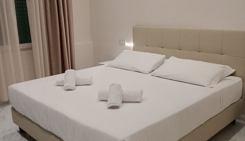 Luxury Room, 1 King Bed, Mobility Accessible, Non Smoking