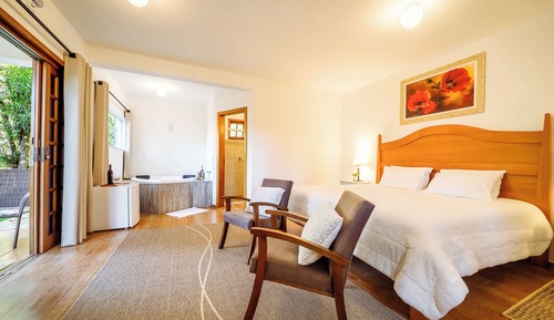 Honeymoon Chalet, Garden View