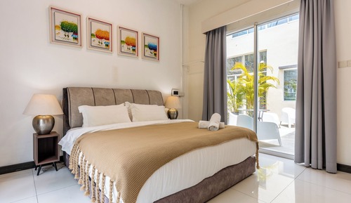 Luxury Villa, Multiple Bedrooms, Balcony, City View