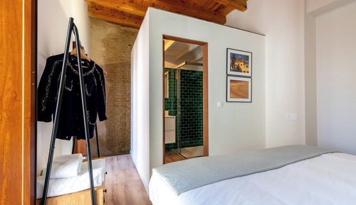 Luxury Apartment, Balcony, City View