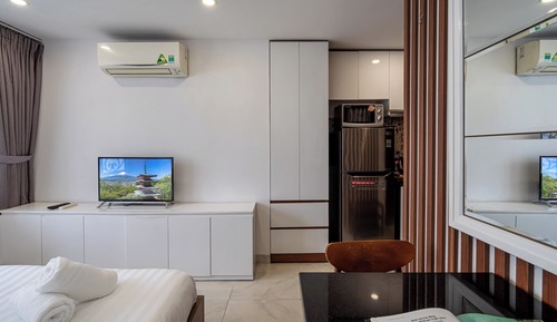 Studio Suite, Courtyard View