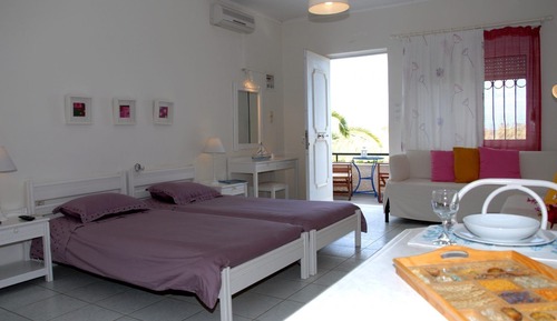 Studio, Sea View